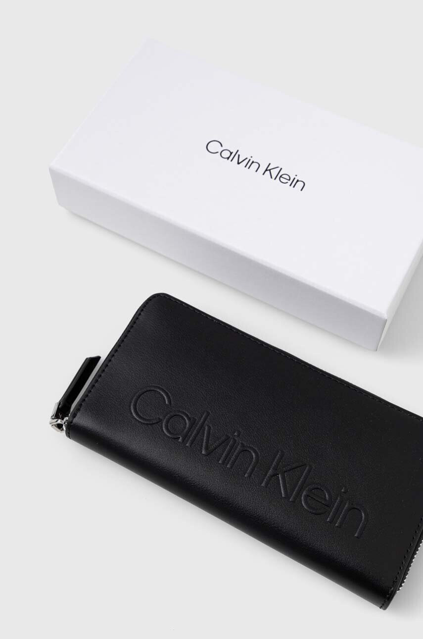 Calvin Klein Портфейл дамски в черно - Pepit.bg