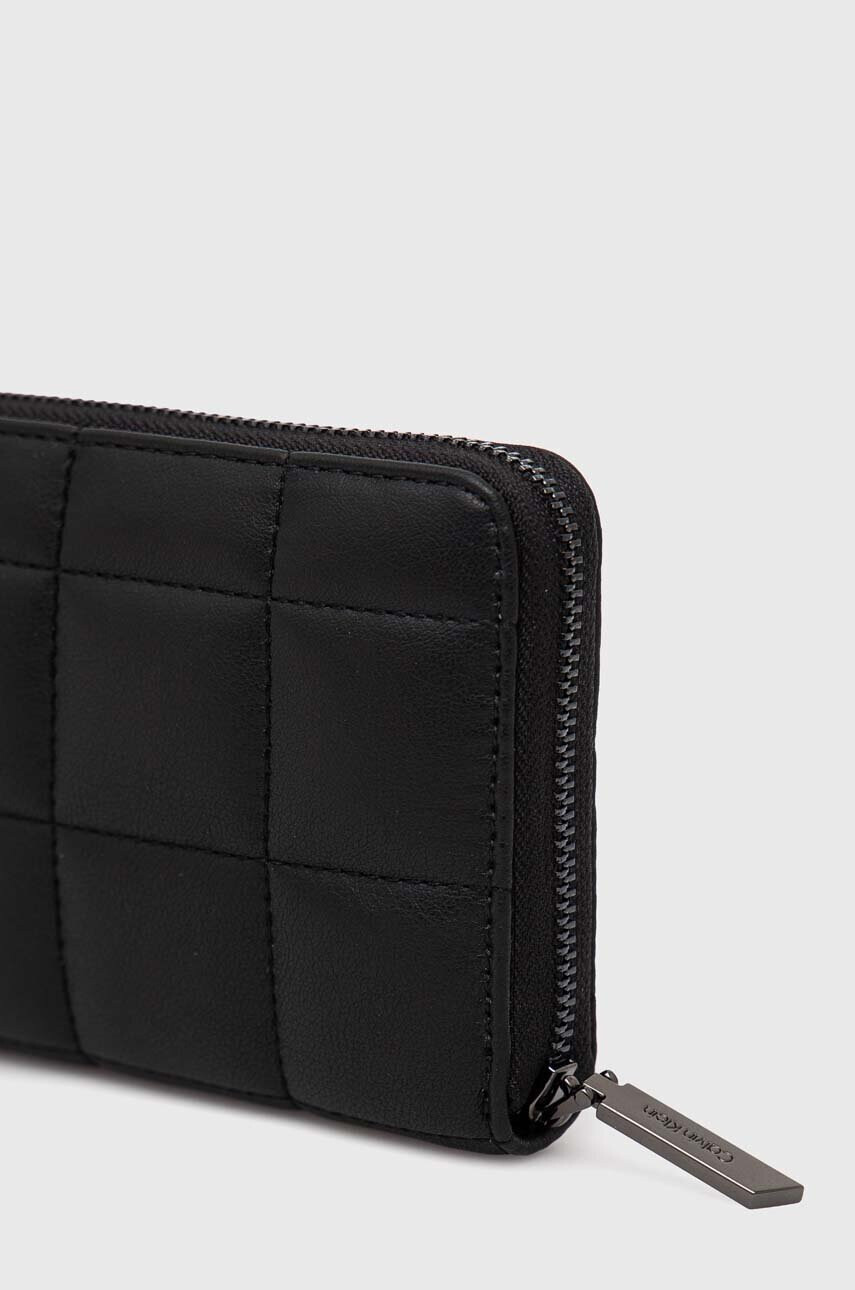 Calvin Klein Портмоне дамски в черно - Pepit.bg