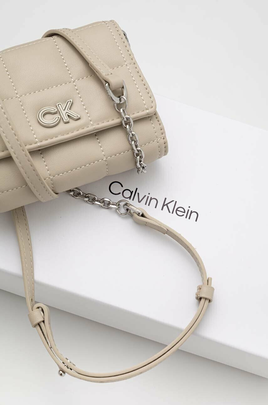 Calvin Klein Портмоне дамски в бежово - Pepit.bg