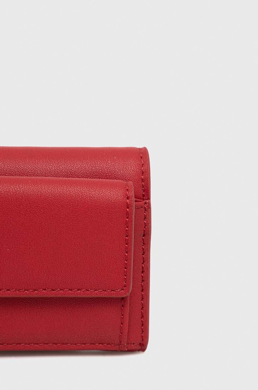 Calvin Klein Портмоне дамски в червено - Pepit.bg