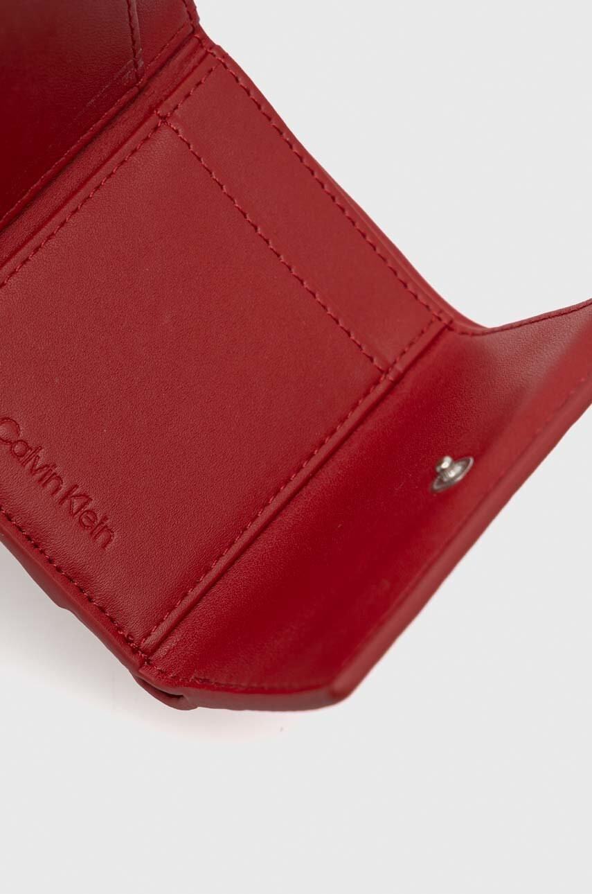 Calvin Klein Портмоне дамски в червено - Pepit.bg