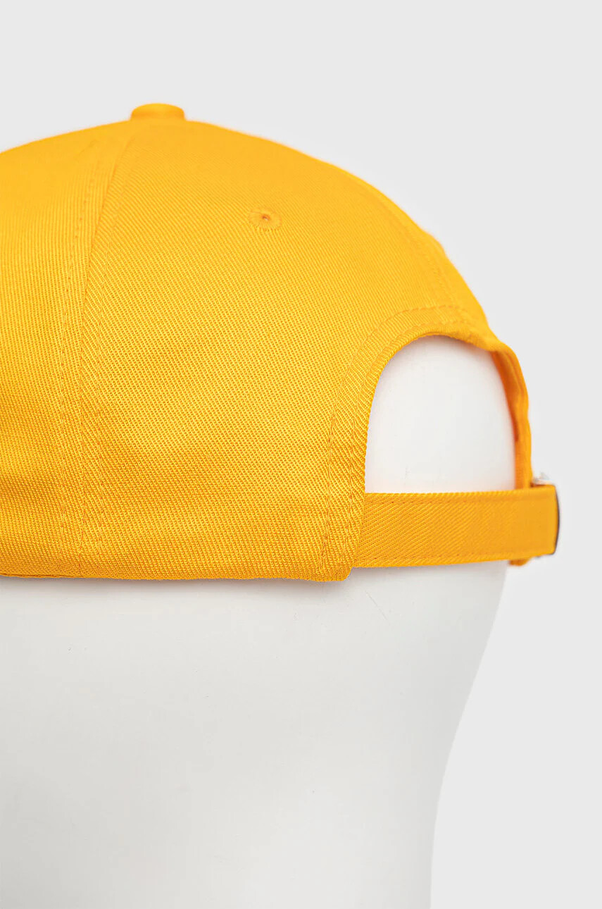 Calvin Klein Шапка в жълто с апликация - Pepit.bg