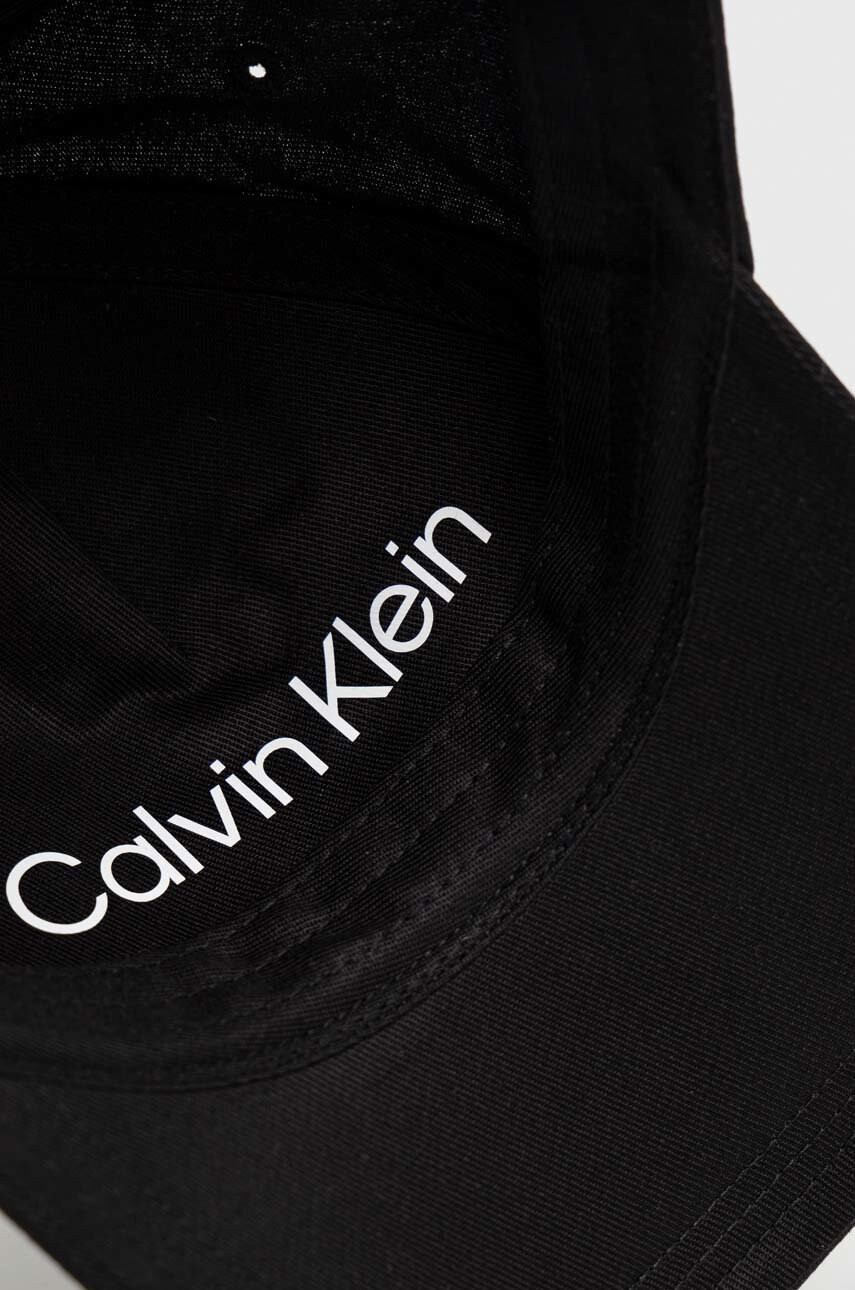 Calvin Klein Шапка с козирка - Pepit.bg