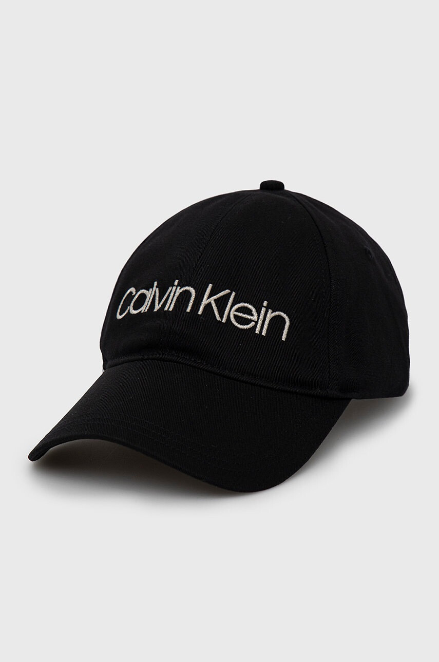 Calvin Klein Шапка с козирка - Pepit.bg