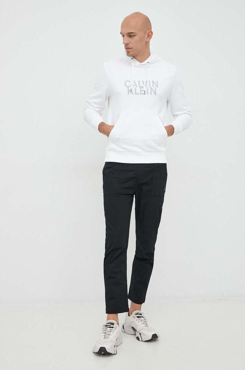 Calvin Klein Суичър в бяло с изчистен дизайн - Pepit.bg