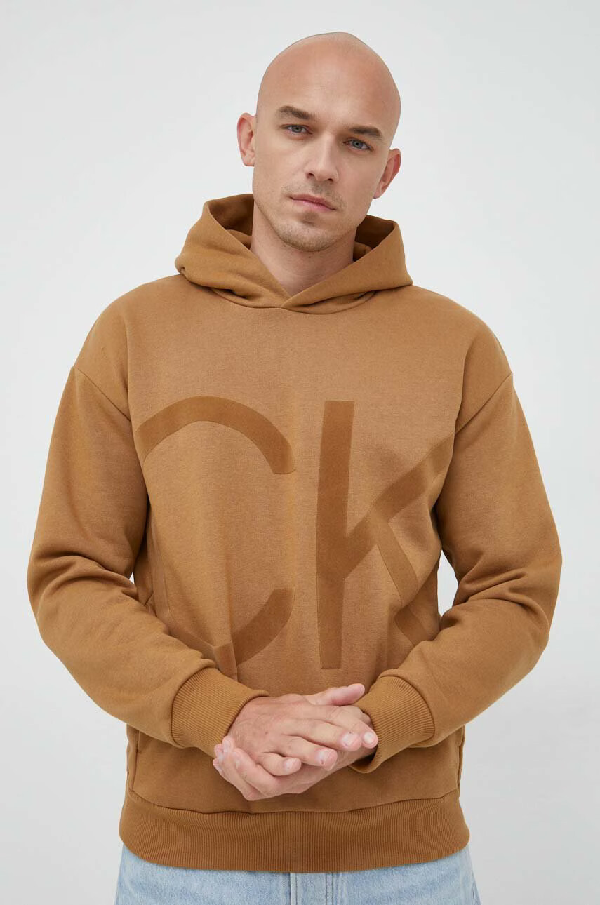 Calvin Klein Суичър в кафяво с качулка с принт - Pepit.bg