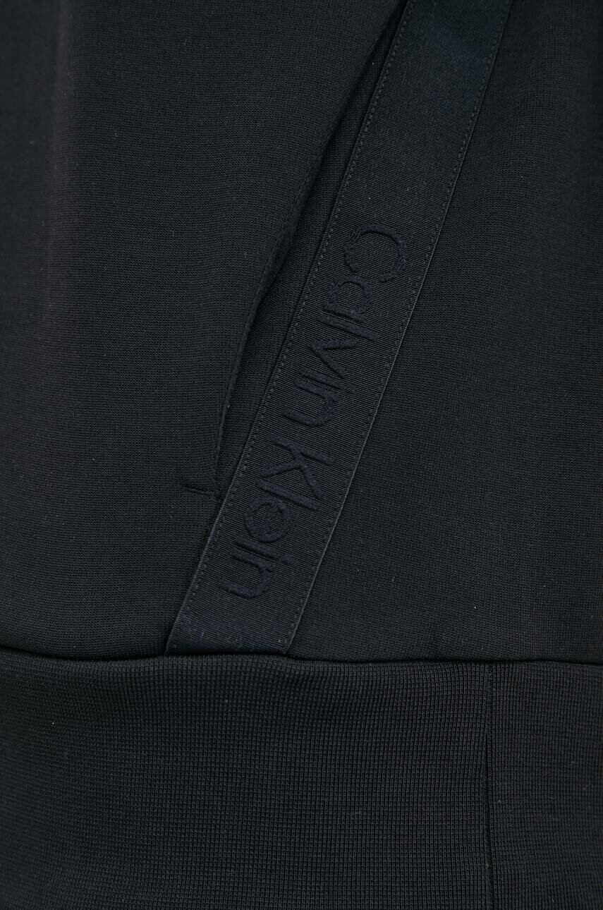 Calvin Klein Суичър в черно с качулка с апликация - Pepit.bg
