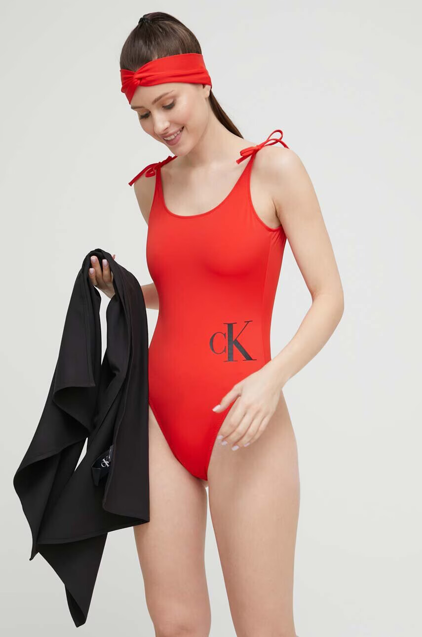 Calvin Klein Цял бански в червено с мека чашка - Pepit.bg