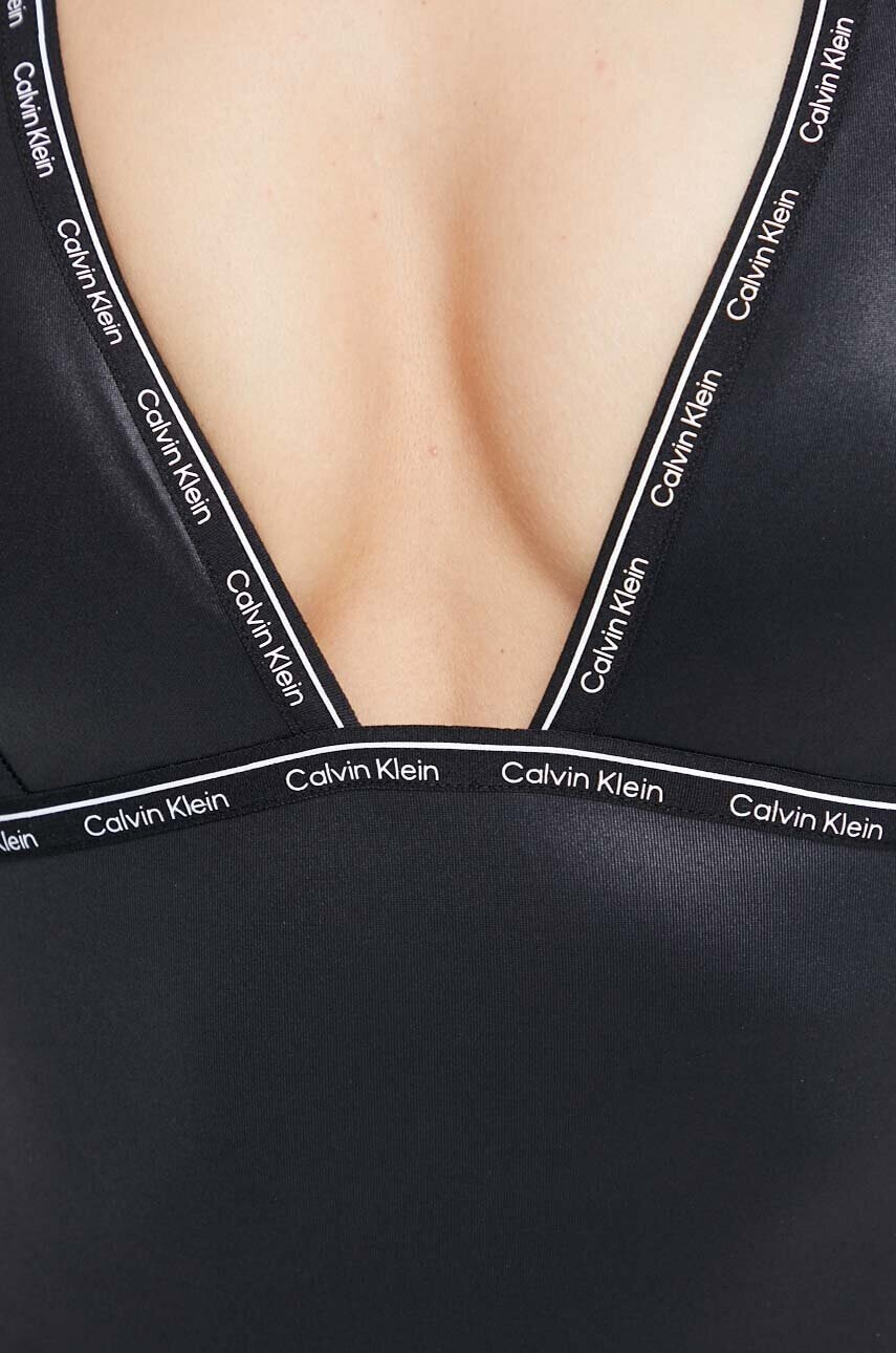 Calvin Klein Цял бански в черно с леко подплатена чашка - Pepit.bg