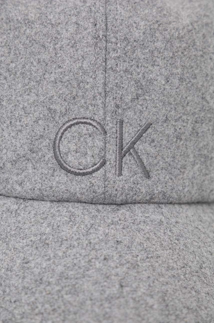 Calvin Klein Вълнена шапка с козирка - Pepit.bg