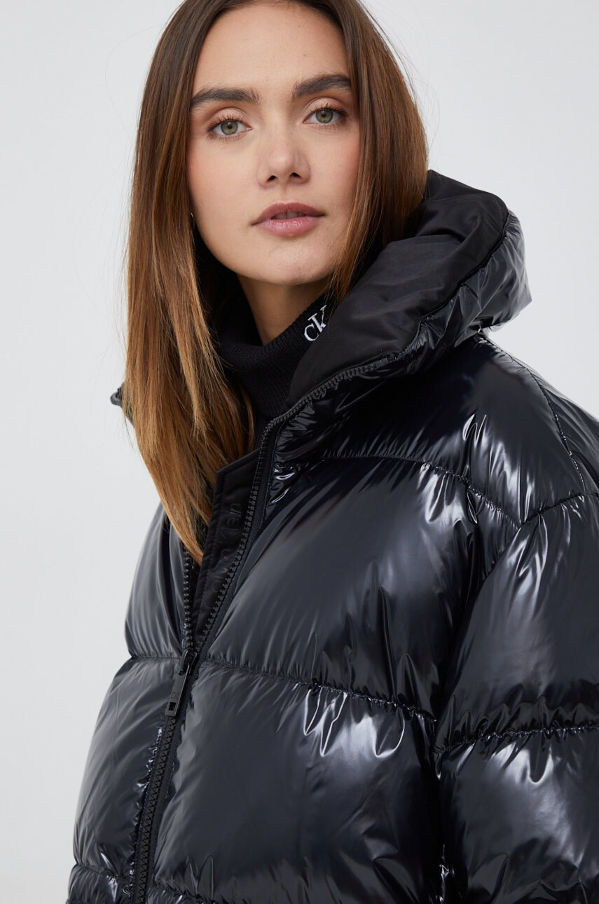 Calvin Klein Яке в черно със зимна изолация - Pepit.bg