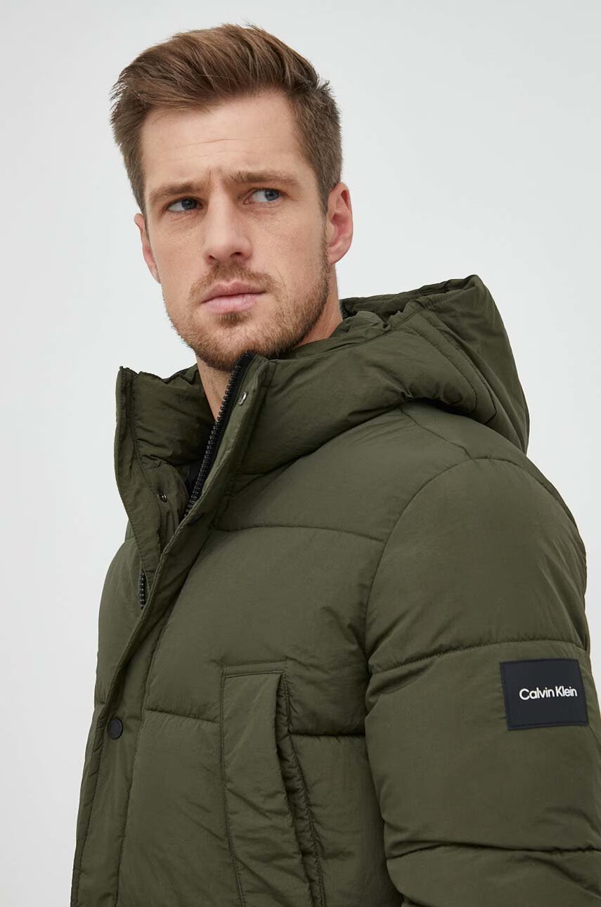 Calvin Klein Яке в зелено със зимна изолация - Pepit.bg