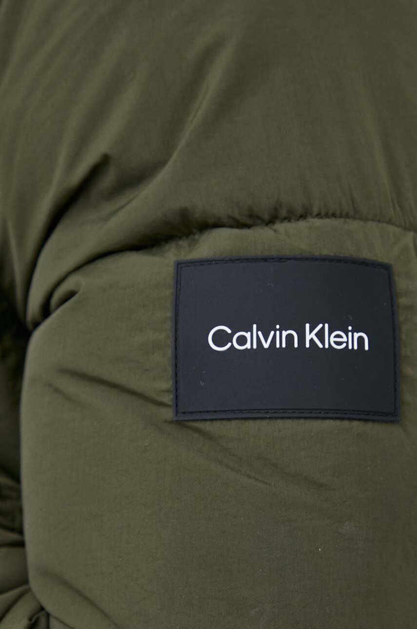 Calvin Klein Яке в зелено със зимна изолация - Pepit.bg