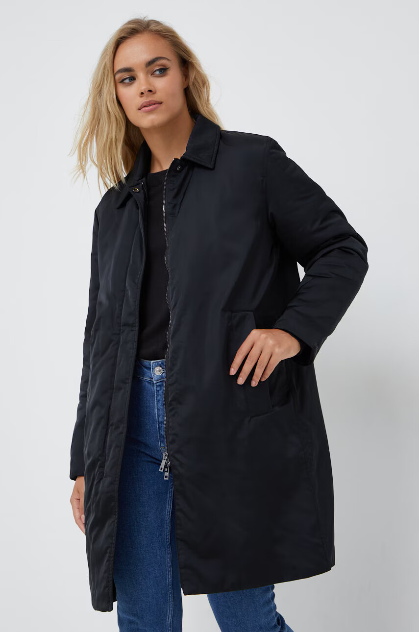 Calvin Klein Яке в черно със зимна изолация - Pepit.bg