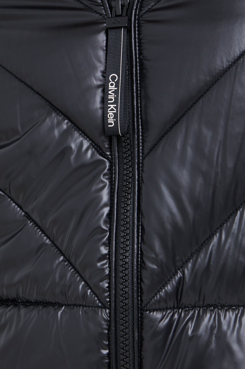 Calvin Klein Яке в черно с преходна изолация - Pepit.bg