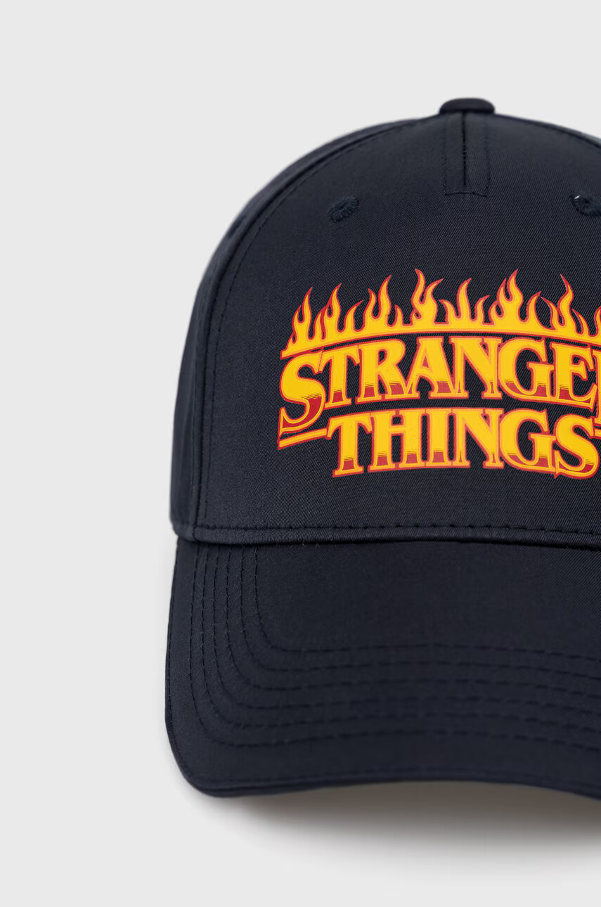 Champion Шапка Xstranger Things в тъмносиньо с принт - Pepit.bg