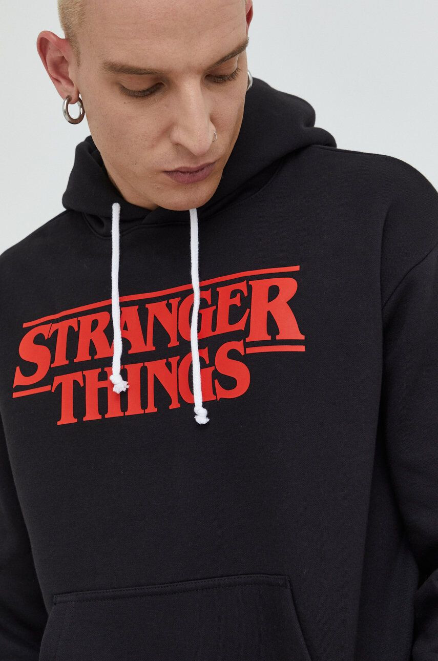 Champion Суичър Xstranger Things в черно с принт - Pepit.bg