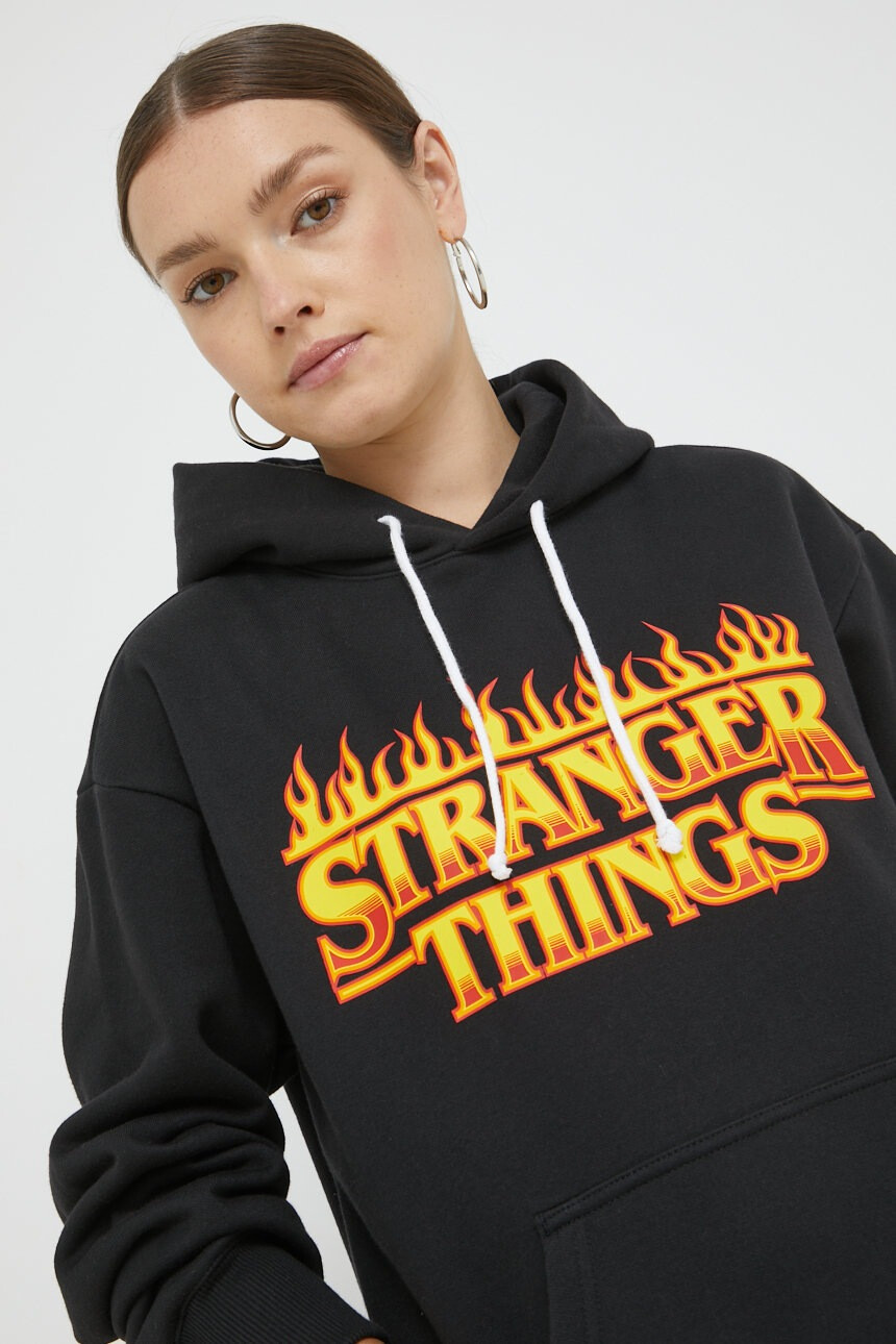 Champion Суичър Xstranger Things в черно с принт - Pepit.bg