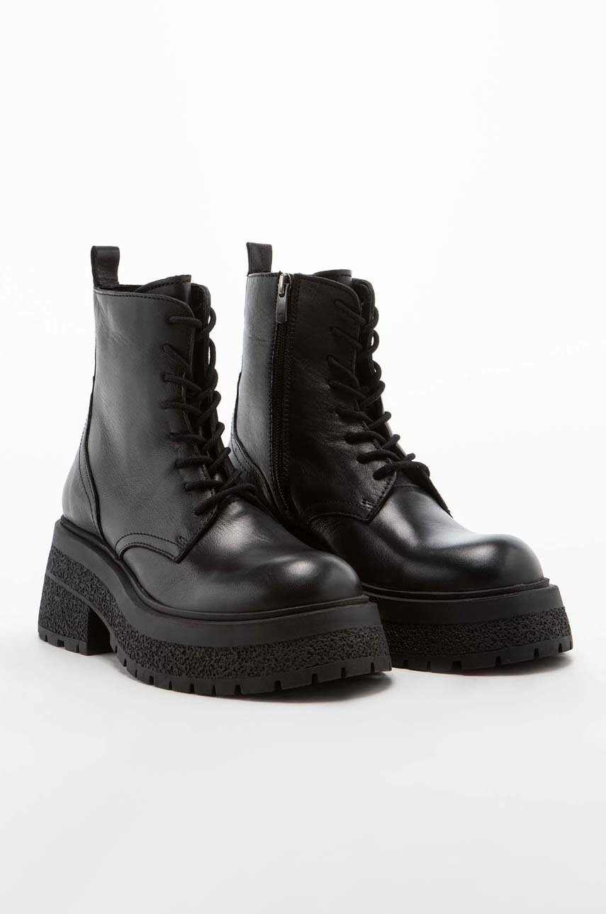 Charles Footwear Кожени боти Karen в черно с равна подметка - Pepit.bg