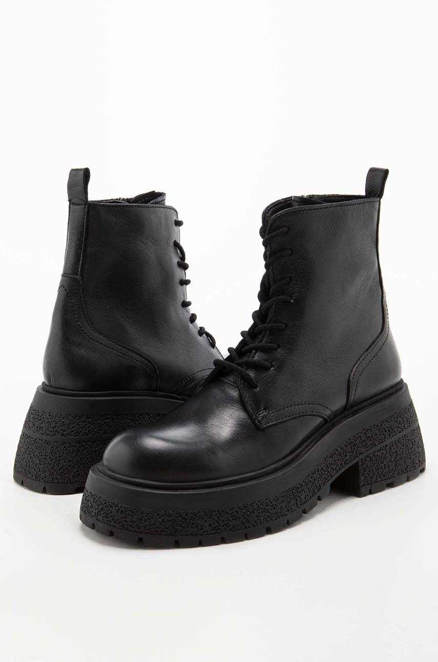 Charles Footwear Кожени боти Karen в черно с равна подметка - Pepit.bg