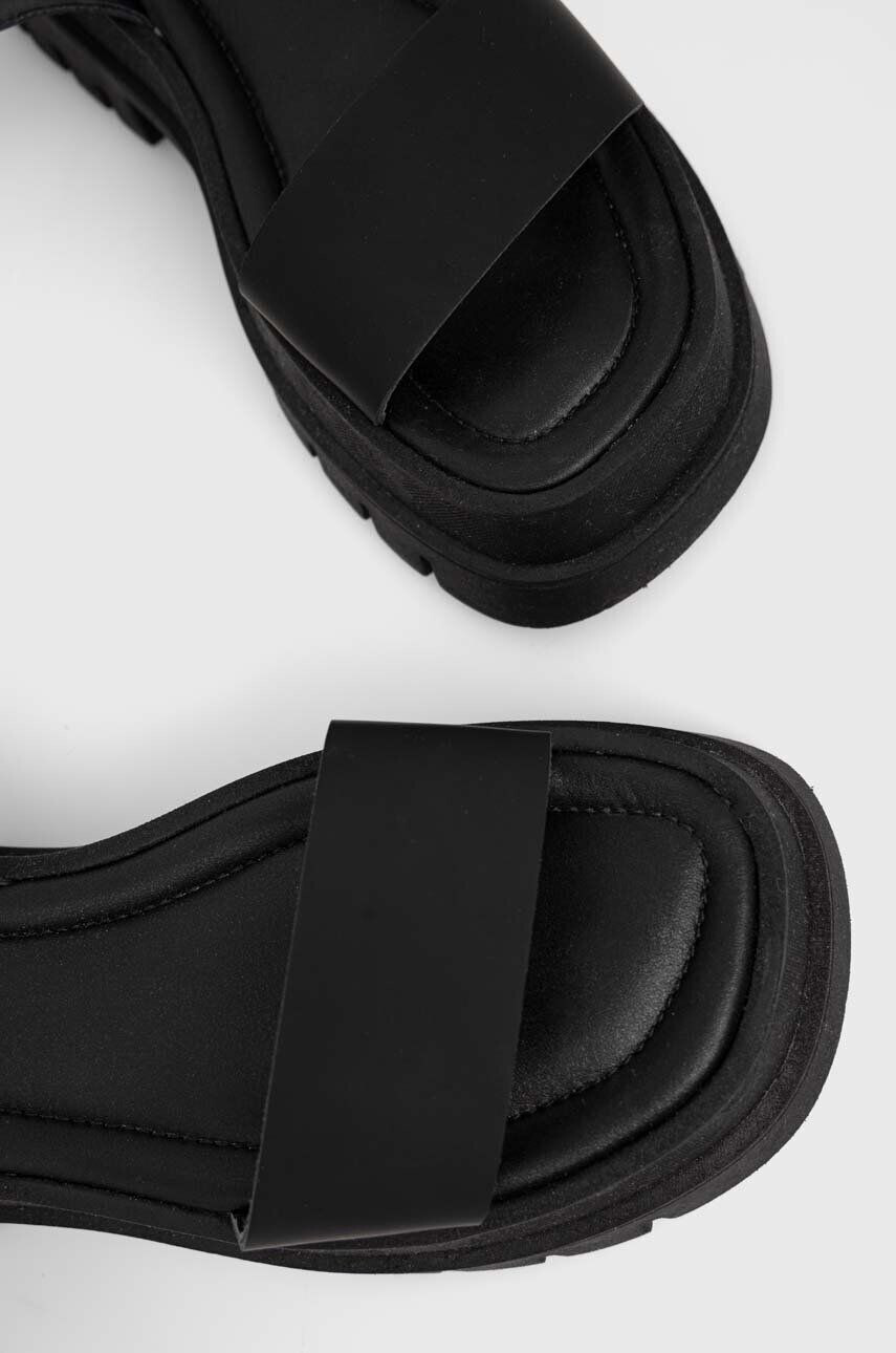 Charles Footwear Кожени сандали Jinny в черно с платформа Jinny.Sandal - Pepit.bg