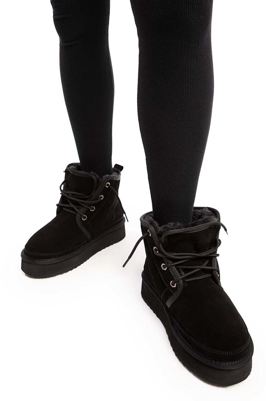 Charles Footwear Велурени апрески Grace в черно - Pepit.bg
