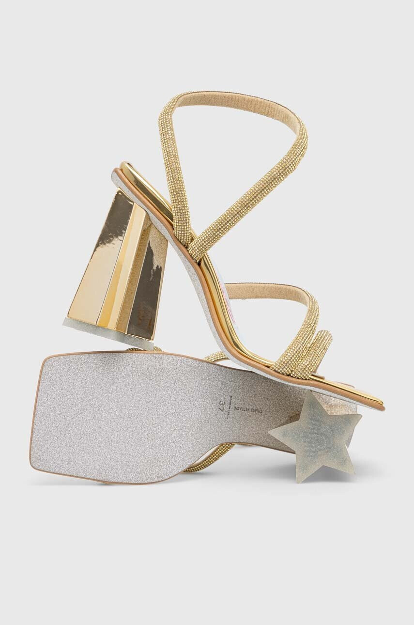 Chiara Ferragni Сандали CF3136_005 в златисто CF STAR HEEL 100 - Pepit.bg