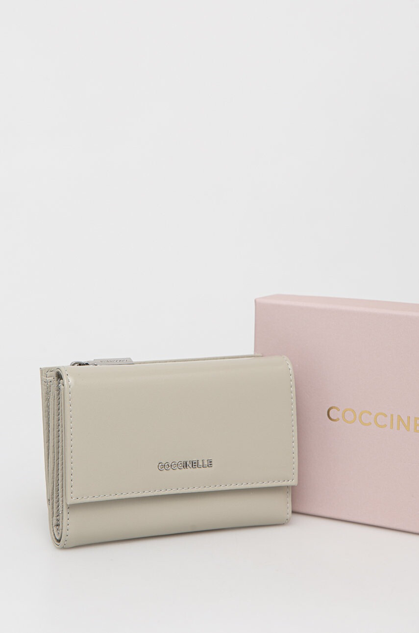 Coccinelle Кожен портфейл - Pepit.bg