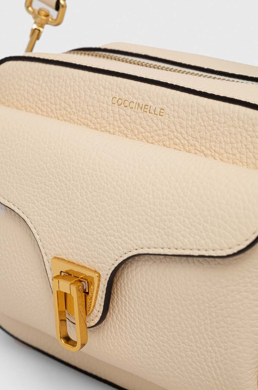 Coccinelle Кожена чанта в кафяво - Pepit.bg