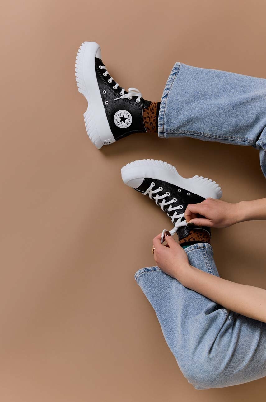 Converse Високи кецове Chuck Taylor All Star Lugged 2.0 в черно - Pepit.bg