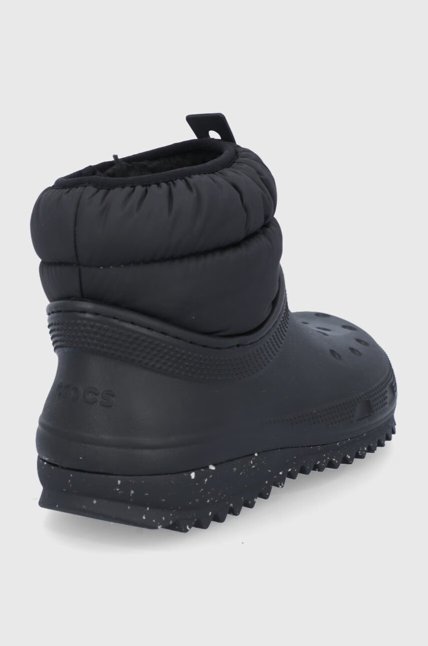 Crocs Апрески Classic Neo Puff Shorty Boot в черно 207311 - Pepit.bg