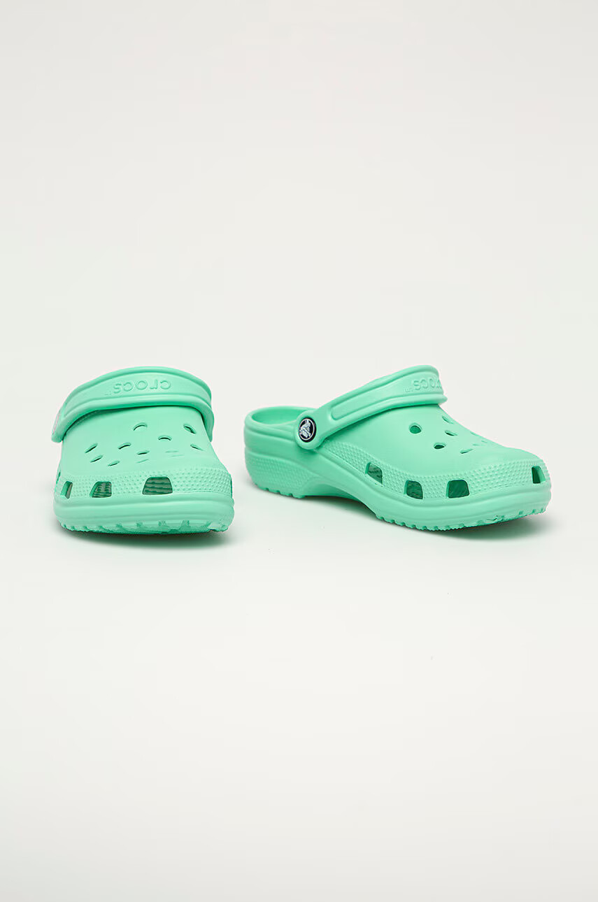 Crocs Чехли Classic дамски в зелено 10001 - Pepit.bg