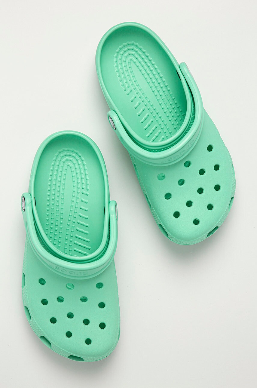 Crocs Чехли Classic дамски в зелено 10001 - Pepit.bg