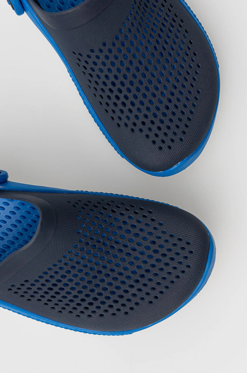 Crocs Чехли в тъмносиньо - Pepit.bg