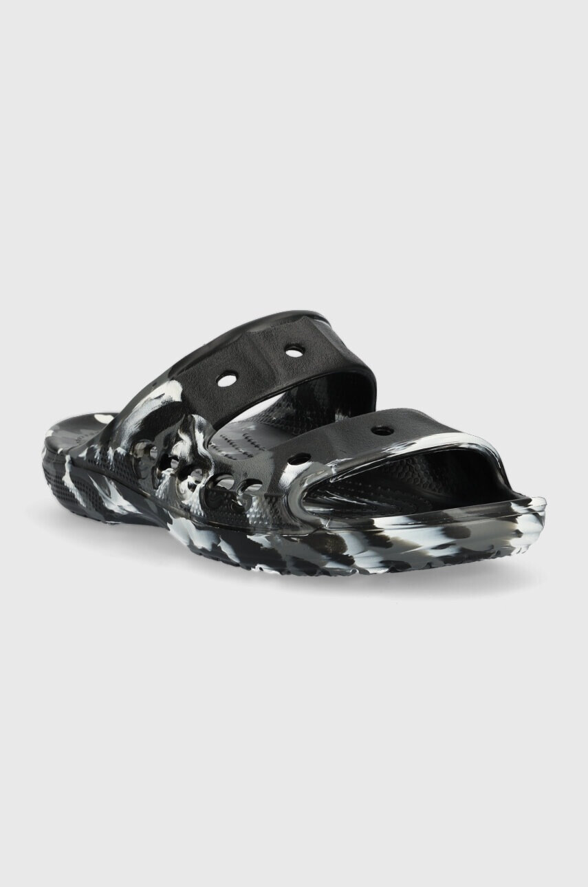 Crocs Чехли BAYA MARBLED SANDAL в черно 208332 - Pepit.bg