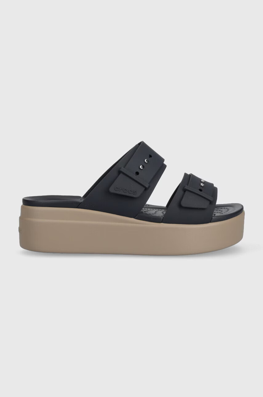 Crocs Чехли Brooklyn Low Wedge Sandal в тъмносиньо с платформа 207431 - Pepit.bg