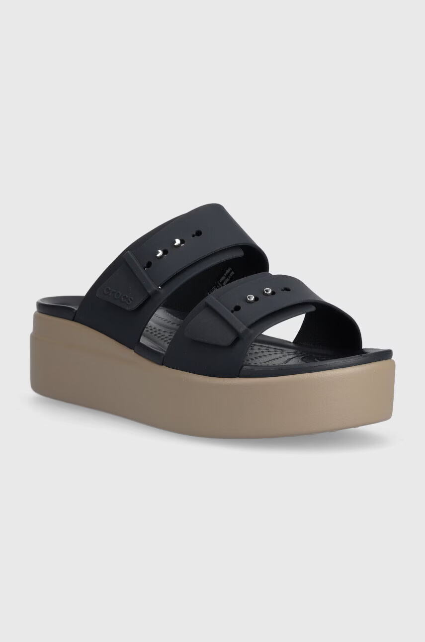Crocs Чехли Brooklyn Low Wedge Sandal в тъмносиньо с платформа 207431 - Pepit.bg