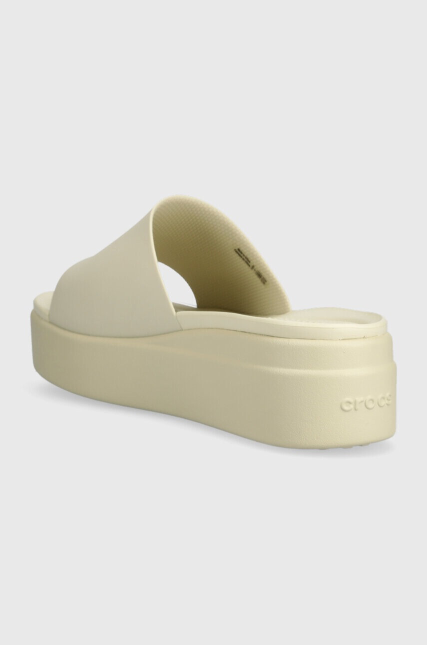 Crocs Чехли Brooklyn Slide в бежово със скосена платформа 208728 - Pepit.bg