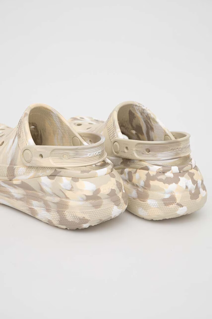 Crocs Чехли Classic Crush Marbled Clog в бежово с платформа 208265 - Pepit.bg