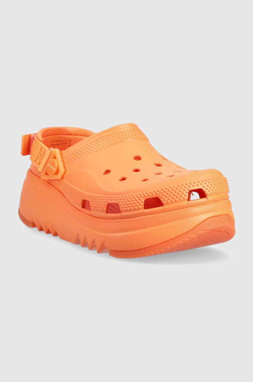 Crocs Чехли Classic Hiker Xscape Clog в оранжево с платформа 208365 - Pepit.bg