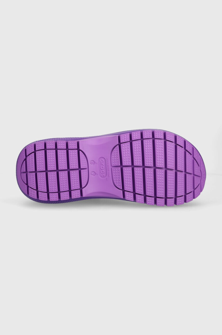 Crocs Чехли Classic Mega Crush Sandal в лилаво с платформа 207989 - Pepit.bg