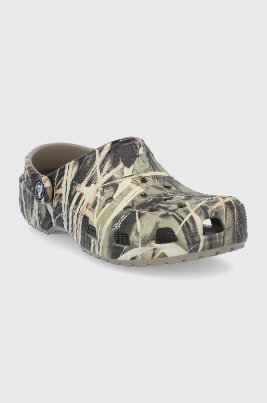 Crocs Чехли Classic Realtree в зелено 12132 - Pepit.bg