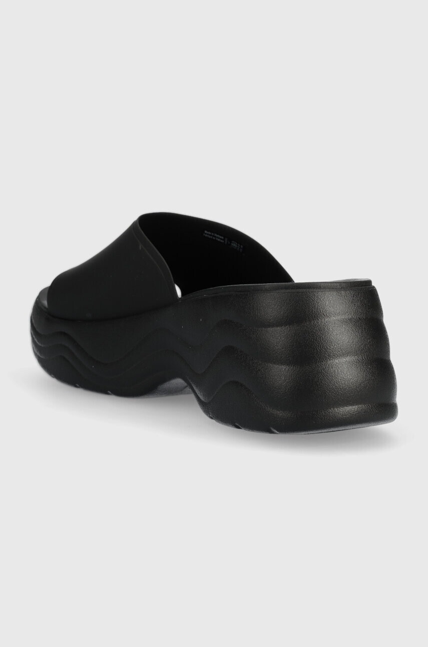 Crocs Чехли Skyline Slide в черно с платформа 208182 - Pepit.bg
