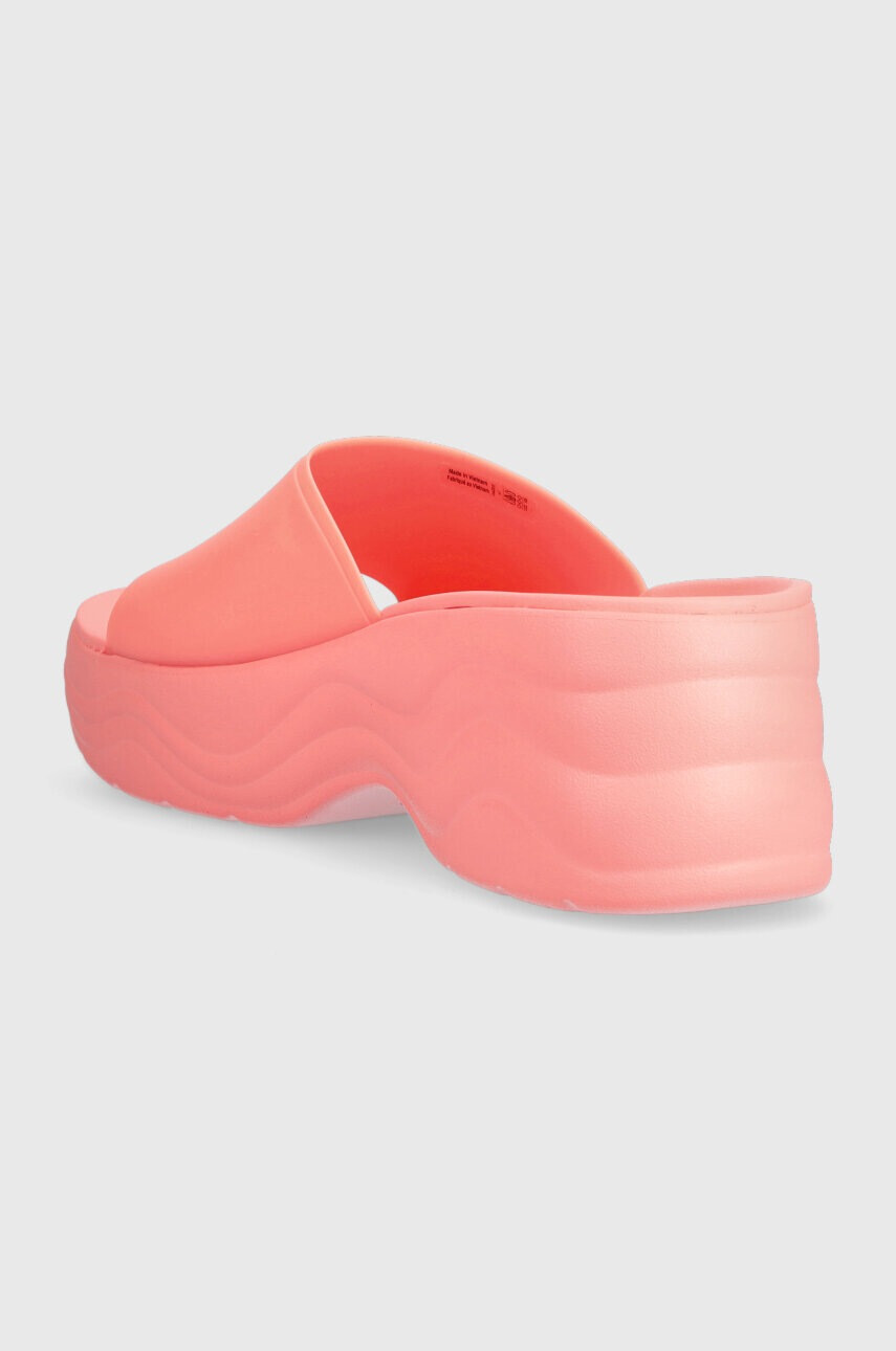 Crocs Чехли Skyline Slide в розово с платформа 208182 - Pepit.bg