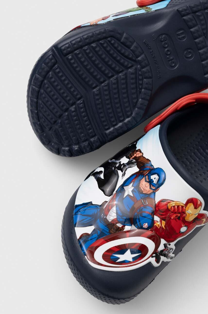 Crocs Детски чехли FL AVENGERS PATCH в тъмносиньо - Pepit.bg