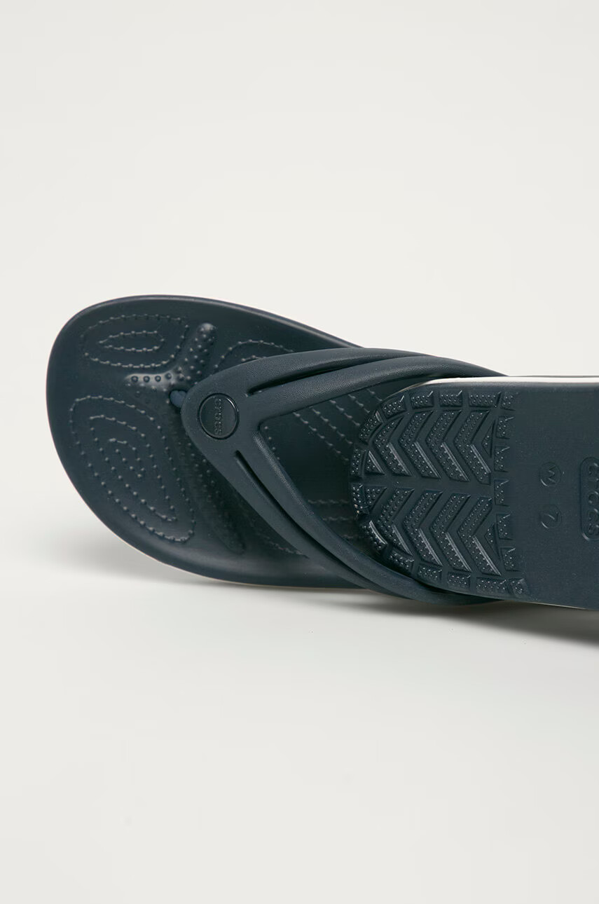 Crocs Джапанки CROCBAND 206100 в тъмносиньо с равна подметка - Pepit.bg