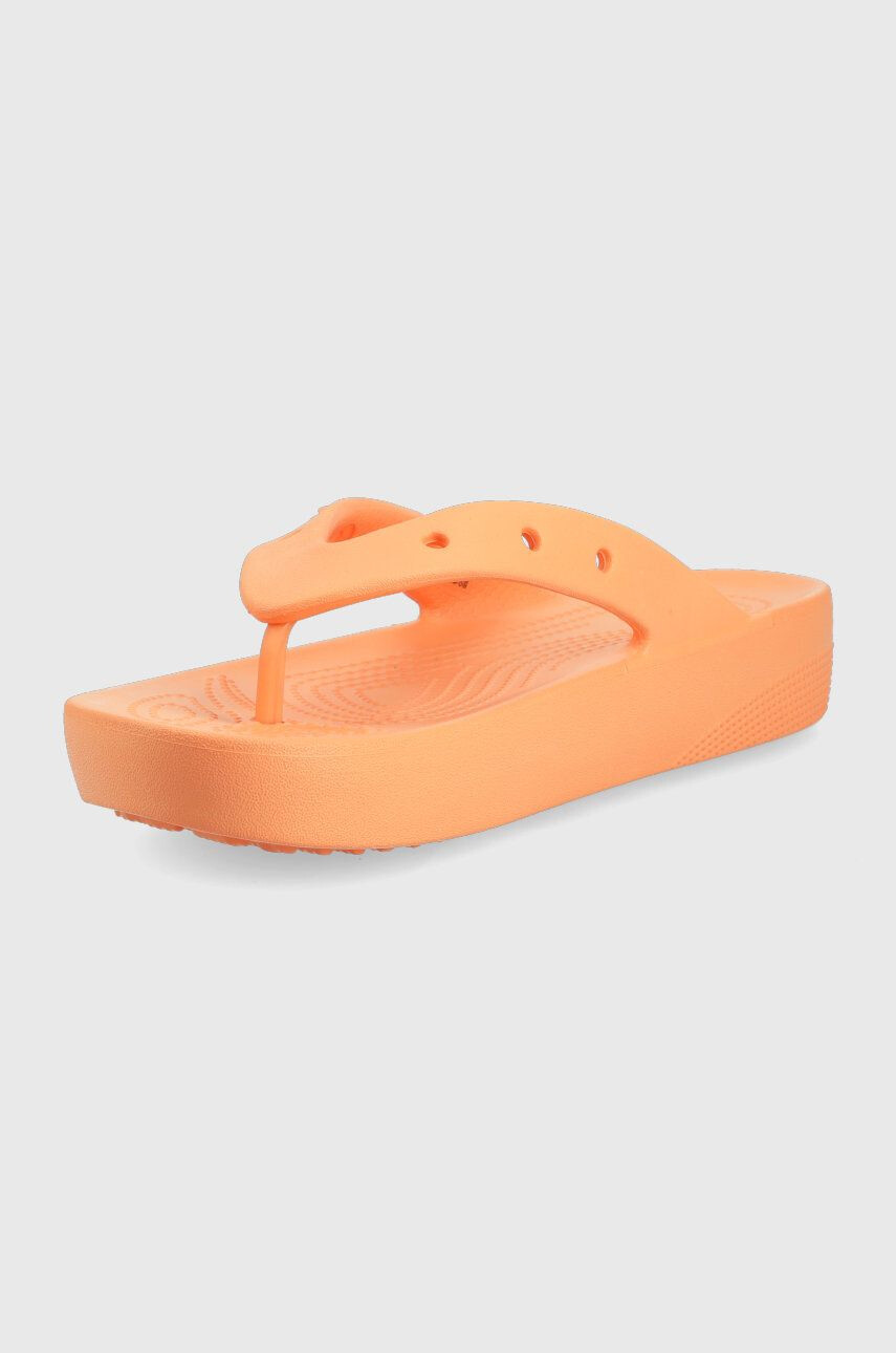 Crocs Джапанки CLASSIC PLATFORM 207714 в оранжево с платформа - Pepit.bg