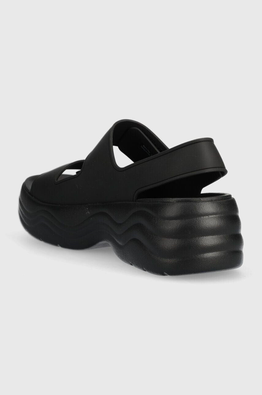 Crocs Сандали Skyline Slide в черно с платформа 208183 - Pepit.bg