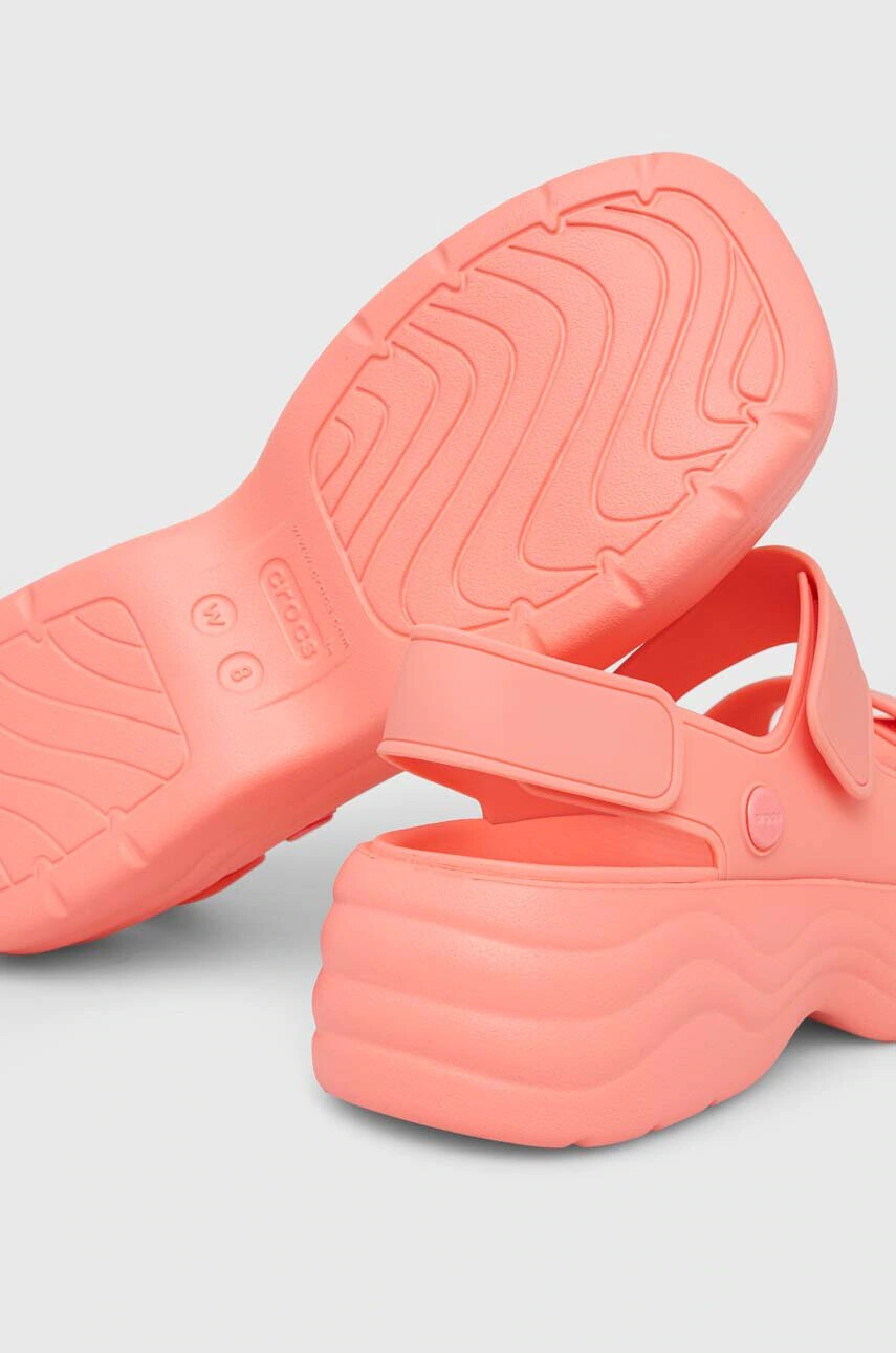 Crocs Сандали Skyline Slide в оранжево с платформа 208183 - Pepit.bg