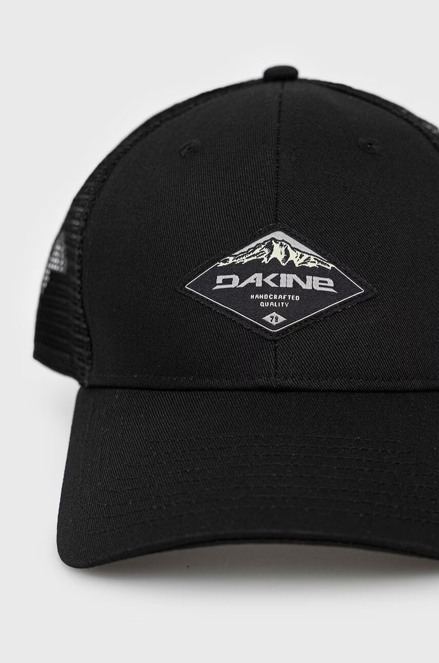Dakine Шапка в черно с изчистен дизайн - Pepit.bg